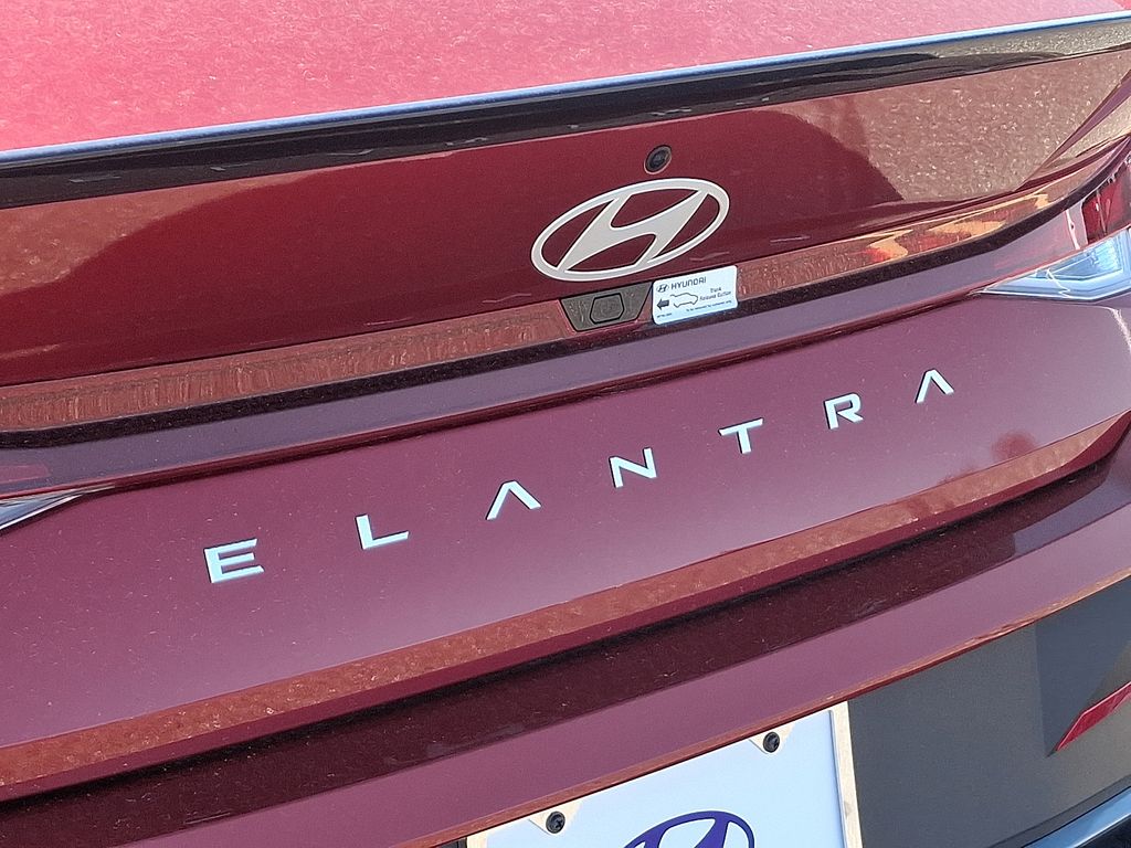 2025 Hyundai Elantra Sport 11
