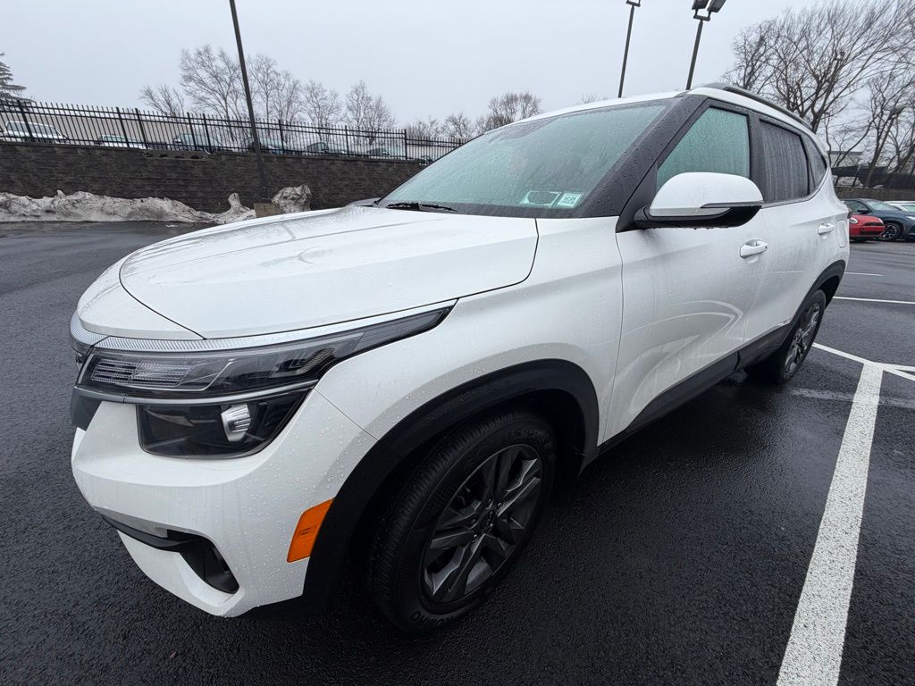 2023 Kia Seltos S FWD
