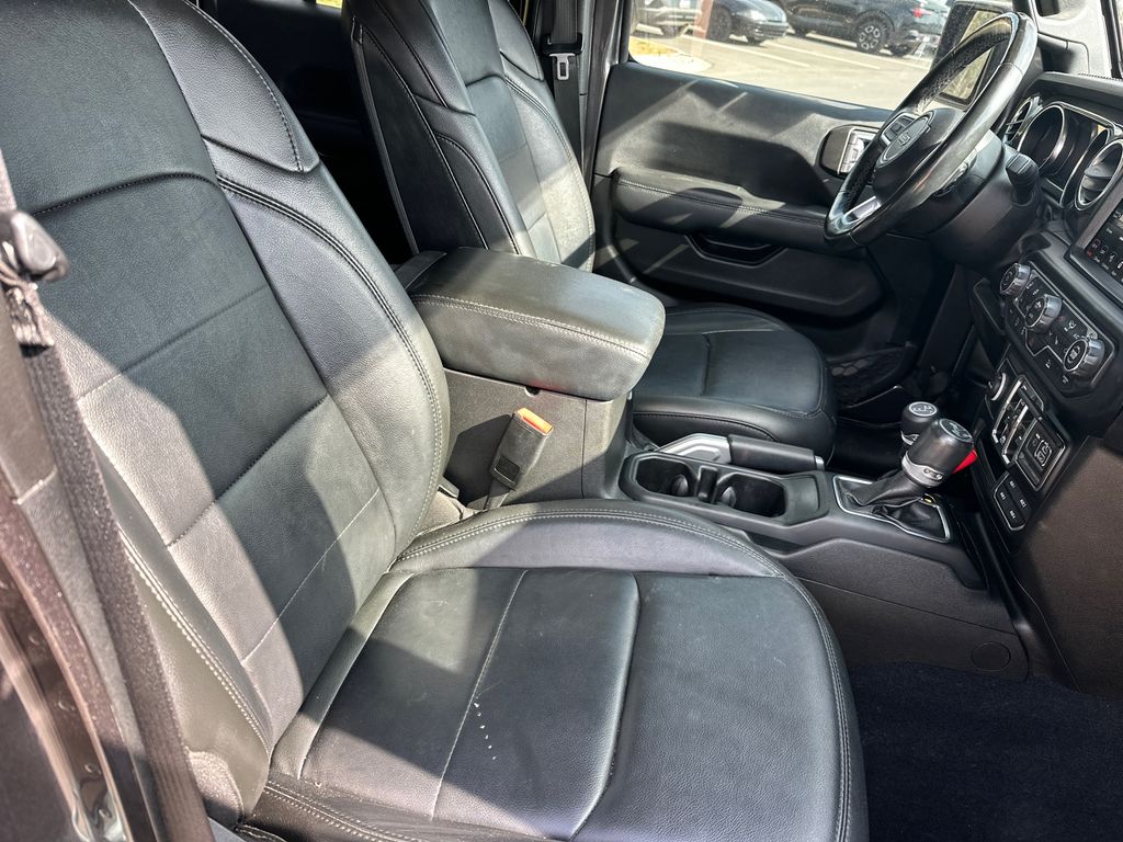 Used 2022 Gray Jeep Unlimited Sahara Altitude image 13
