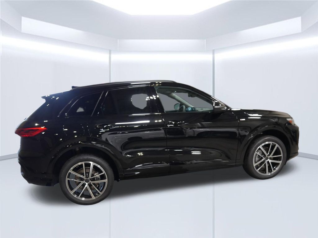 Thumbnail: 2026 Audi Q5 - 6
