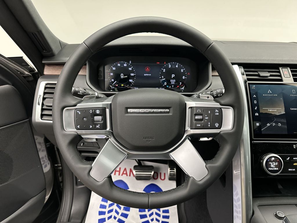 2024 Land Rover Discovery Dynamic SE 20