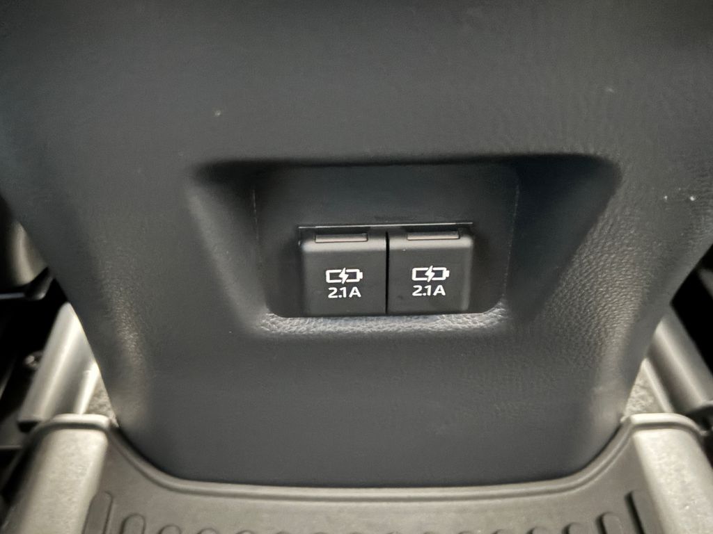 Thumbnail: 2021 Toyota RAV4 - 20