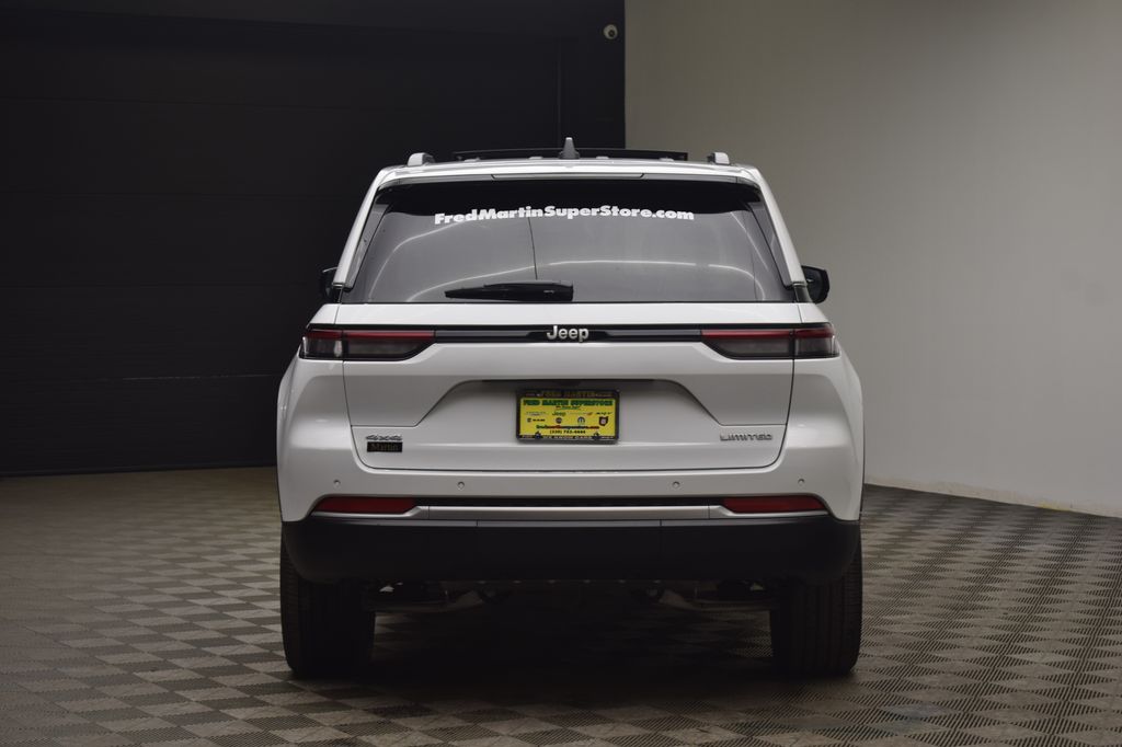 new 2026 Jeep Grand Cherokee car, priced at $39,853