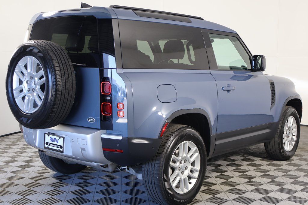 Thumbnail: 2023 Land Rover Defender - 4