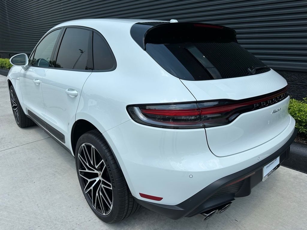 Thumbnail: 2026 Porsche Macan - 3