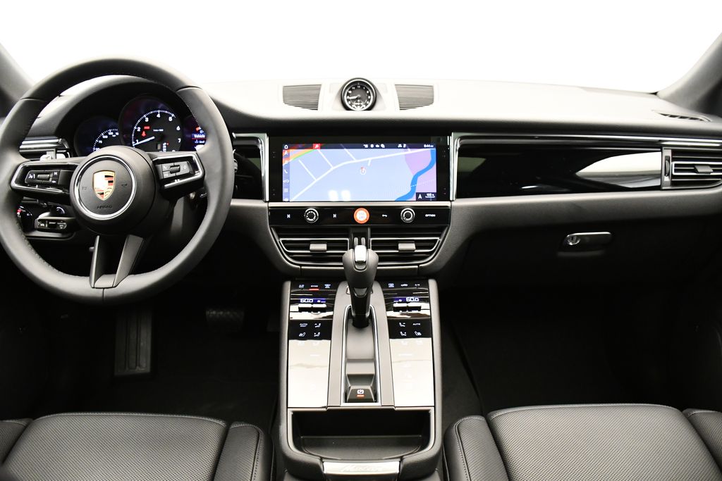 Thumbnail: 2025 Porsche Macan - 22