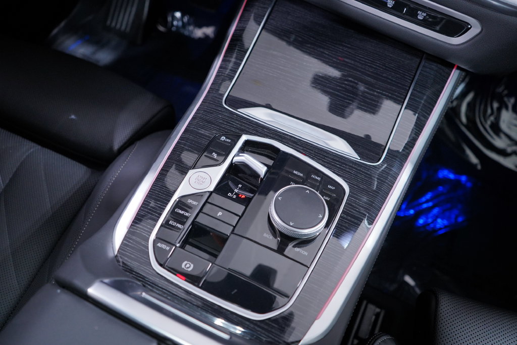 Thumbnail: 2025 BMW X5 - 13