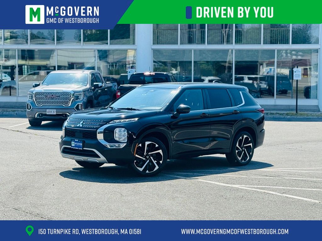 Black 2022 Mitsubishi Outlander SUV / Crossover All-Wheel Drive Continuously Variable Transmission