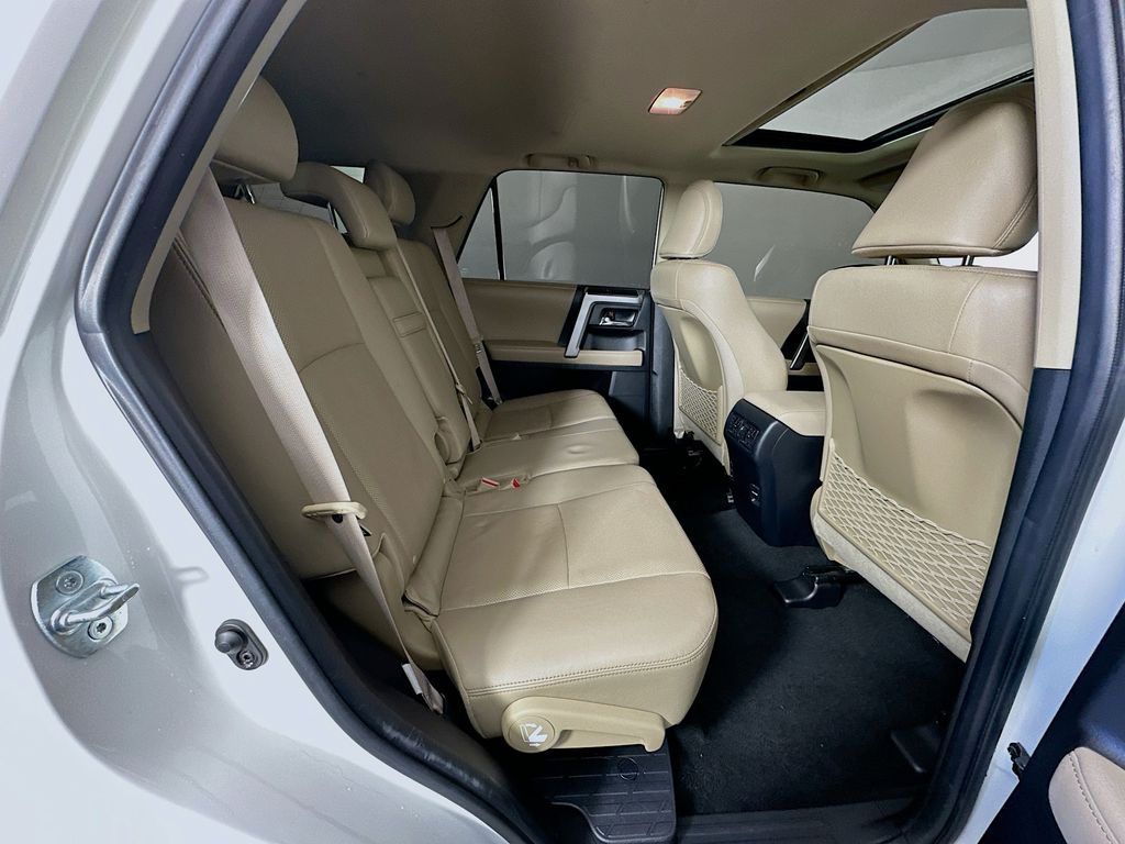 Thumbnail: 2019 Toyota 4Runner - 27