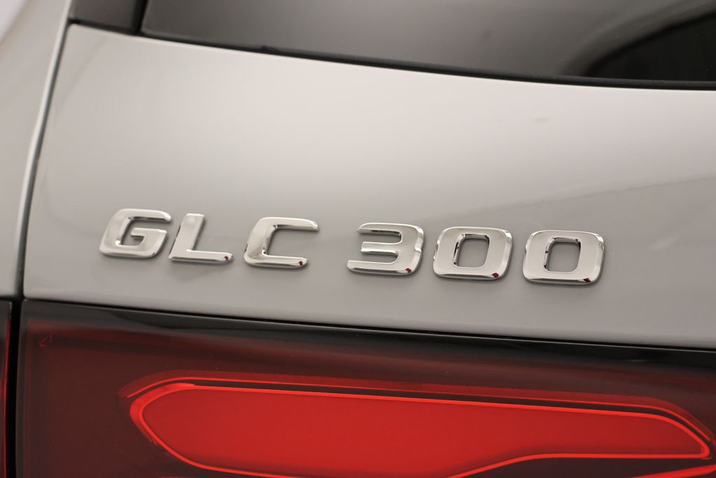 Thumbnail: 2026 Mercedes-Benz GLC - 9