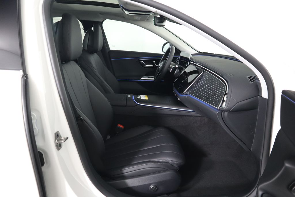 Thumbnail: 2025 Mercedes-Benz E-Class - 21