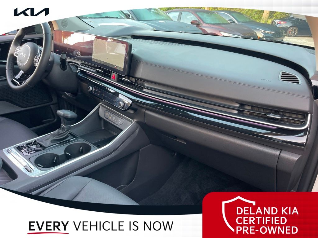 Used 2026 Kia Carnival Van