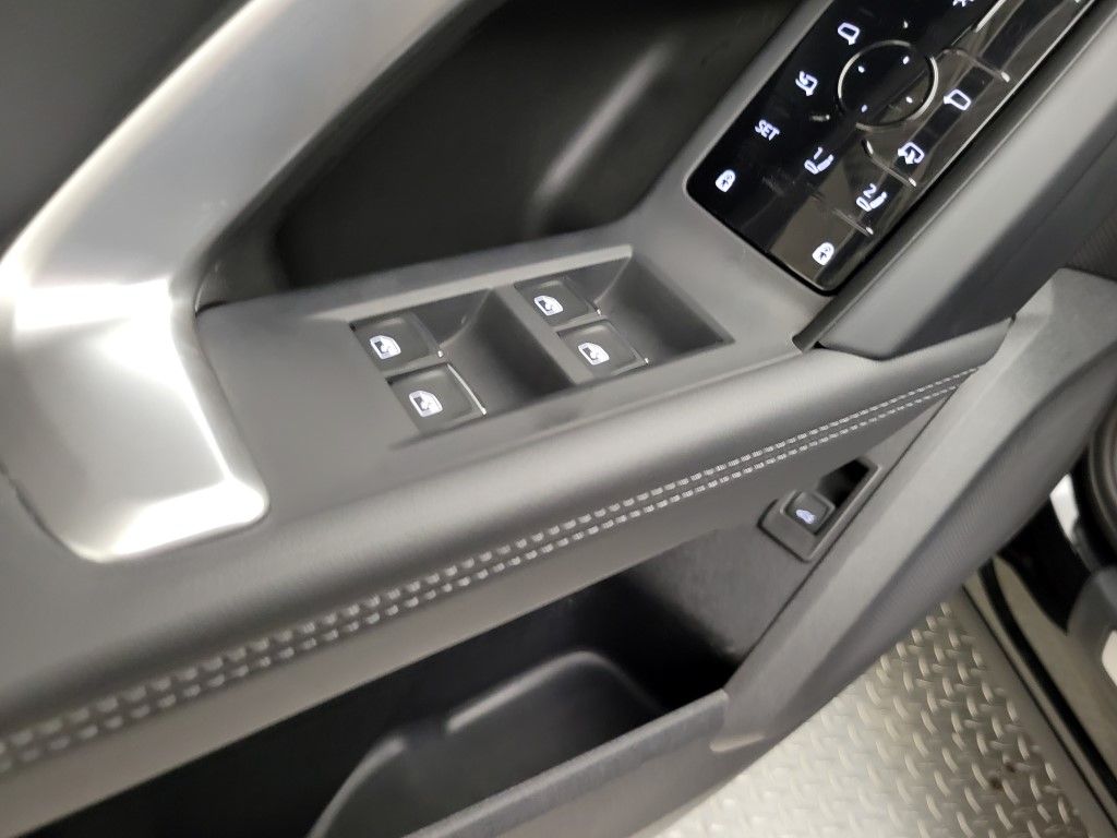 Thumbnail: 2025 Audi Q5 - 31