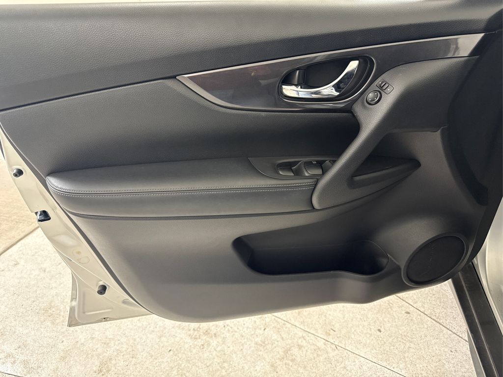 2019 Nissan Rogue SV - Photo 35