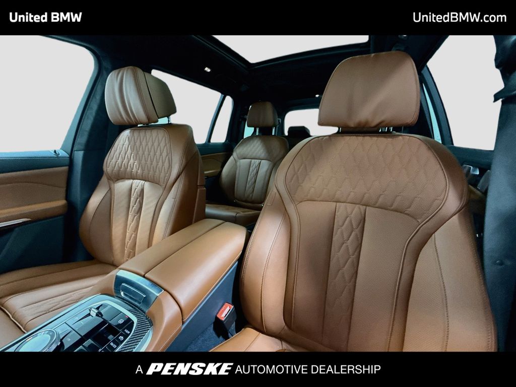 Thumbnail: 2027 BMW X7 - 12