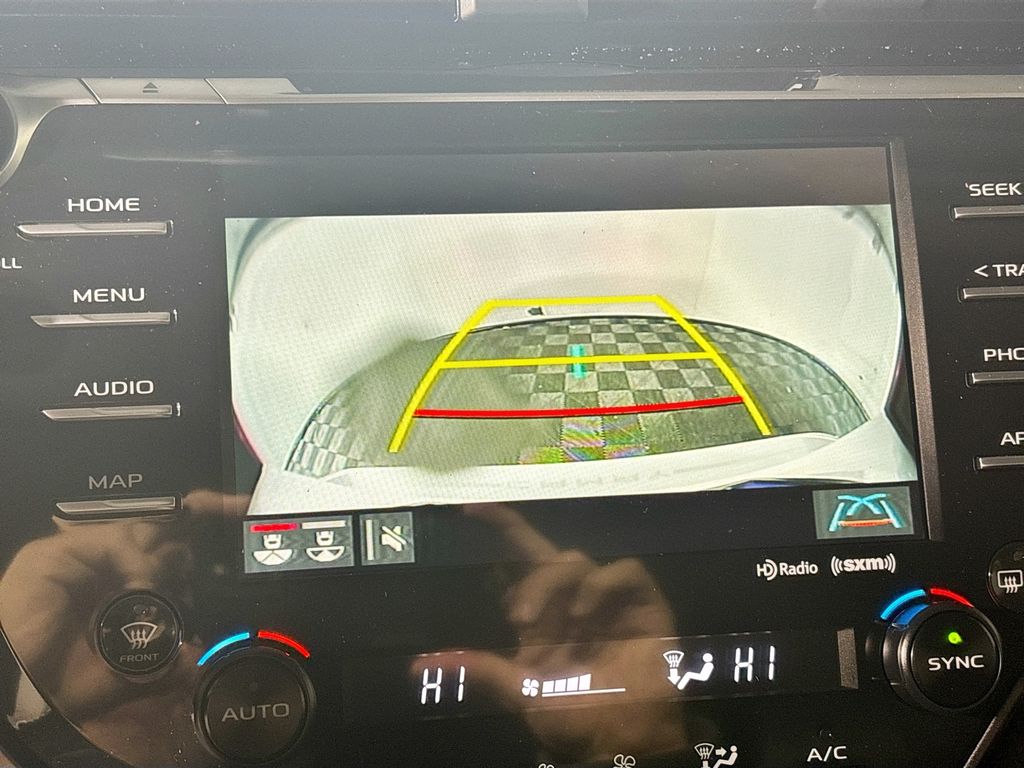 2020 Toyota Camry Hybrid XLE