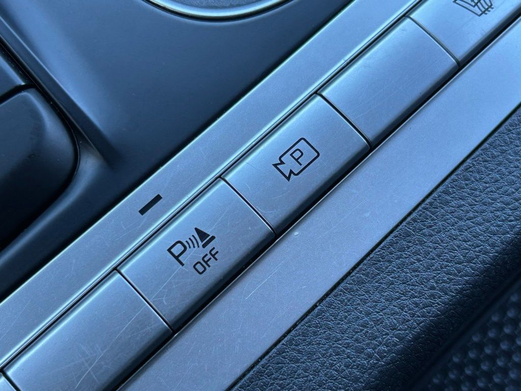 Used 2024 Red Kia LX image 30