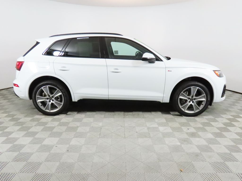 Thumbnail: 2025 Audi Q5 - 6
