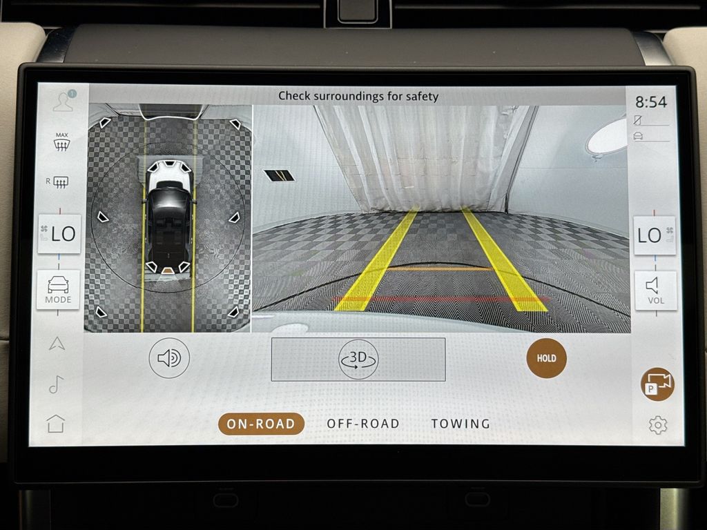 Thumbnail: 2025 Land Rover Discovery Sport - 15