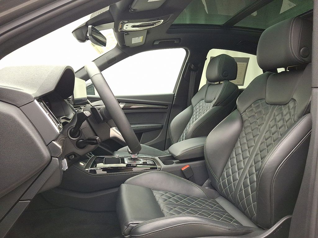 Thumbnail: 2023 Audi SQ5 - 13