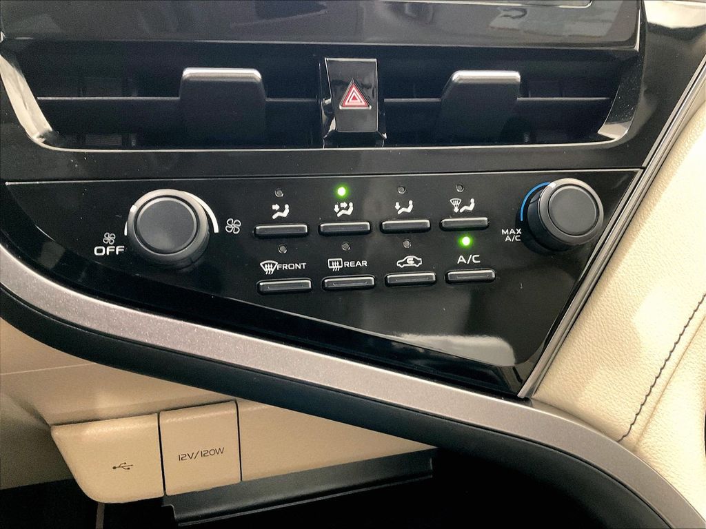 2021 Toyota Camry — photo 25