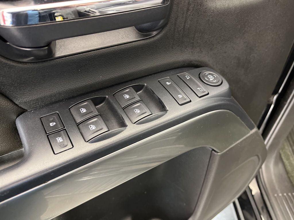 Thumbnail: 2017 Chevrolet Silverado 1500 - 28