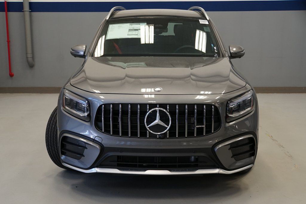 2025 Mercedes Benz GLB AMG 35 4MATIC photo 2