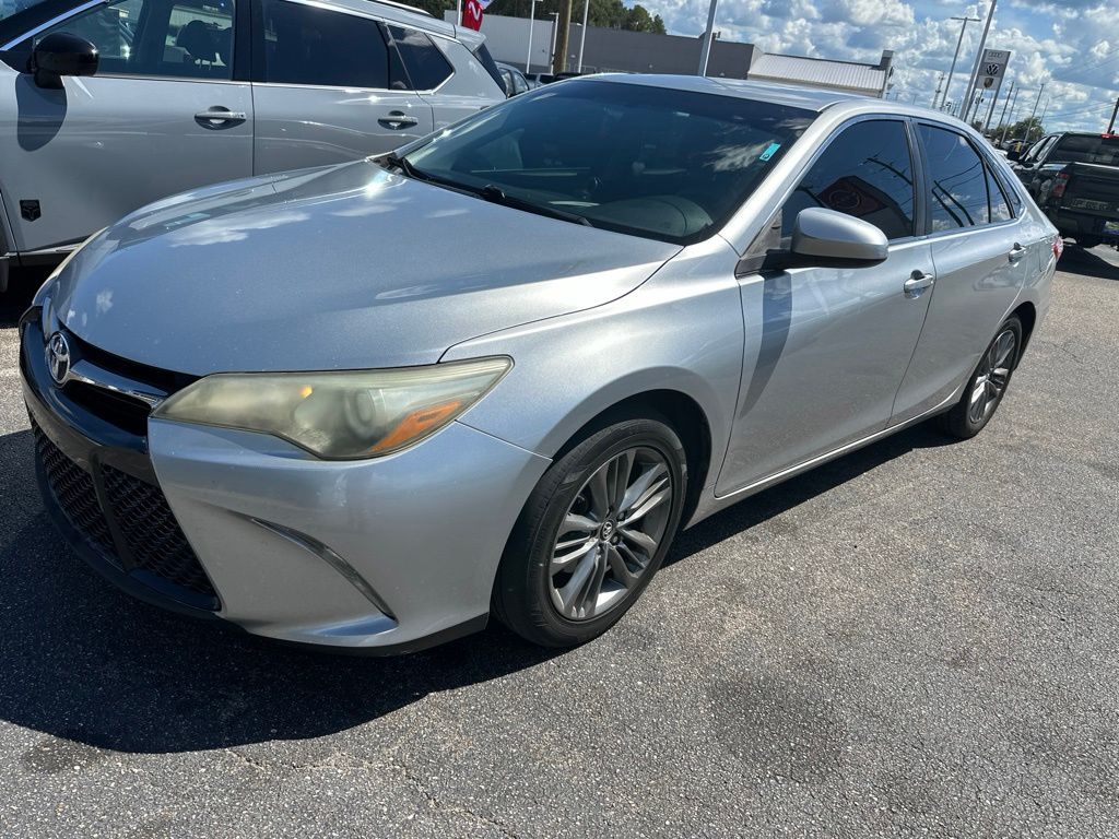 2017 Toyota Camry Plata Sedán Tracción delantera 6 velocidades Automática