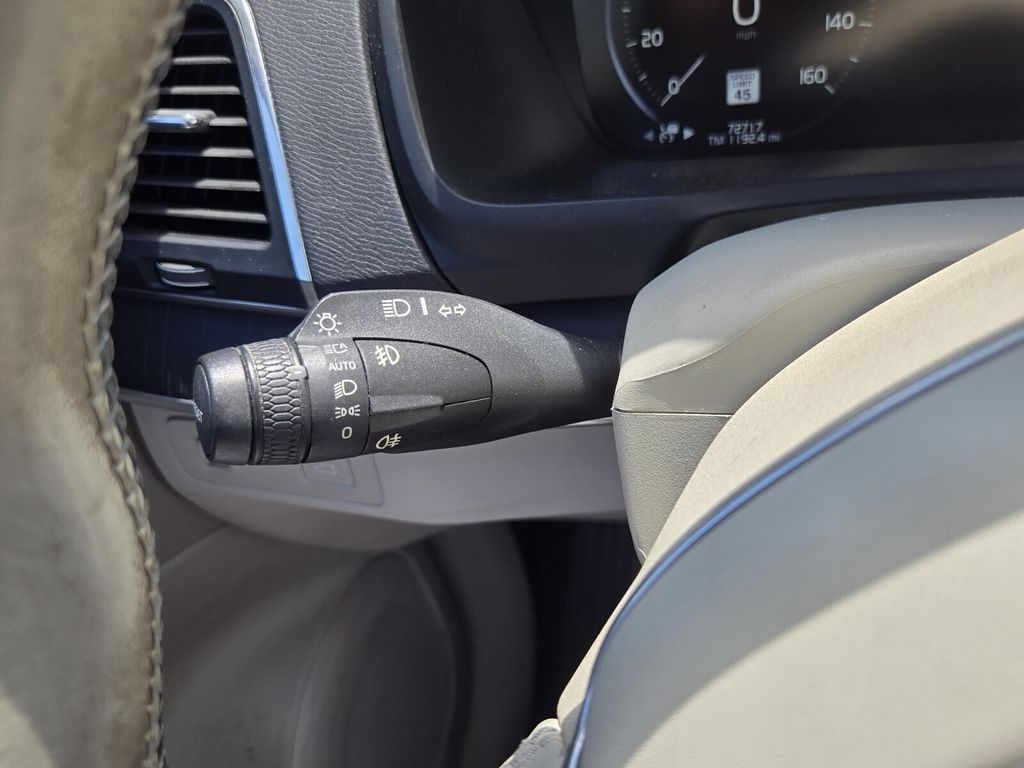 2020 Volvo XC90 - $20,859