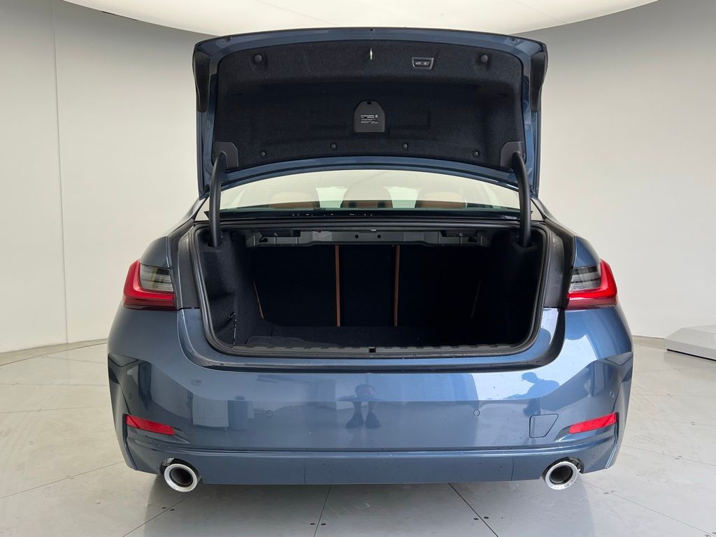 Thumbnail: 2025 BMW 3 Series - 5