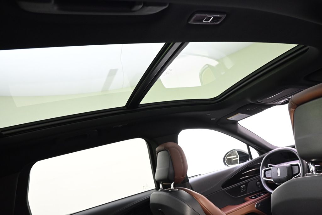 New 2026 Gray Lincoln Reserve image 17