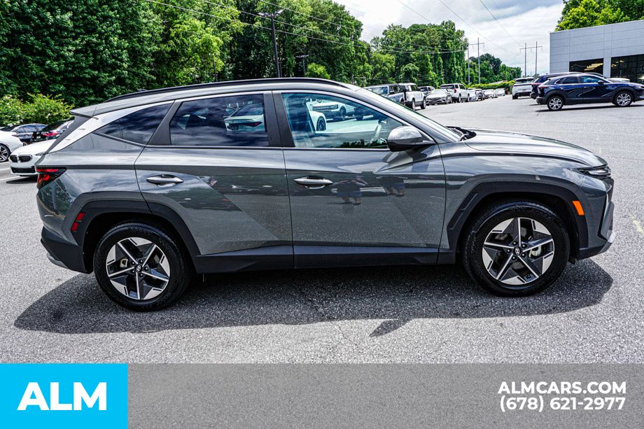 Used 2025 Gray Hyundai SEL image 9