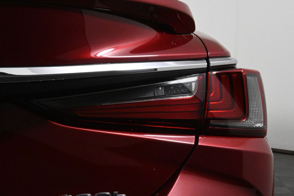 2019 Lexus ES Hybrid 300h Luxury 13