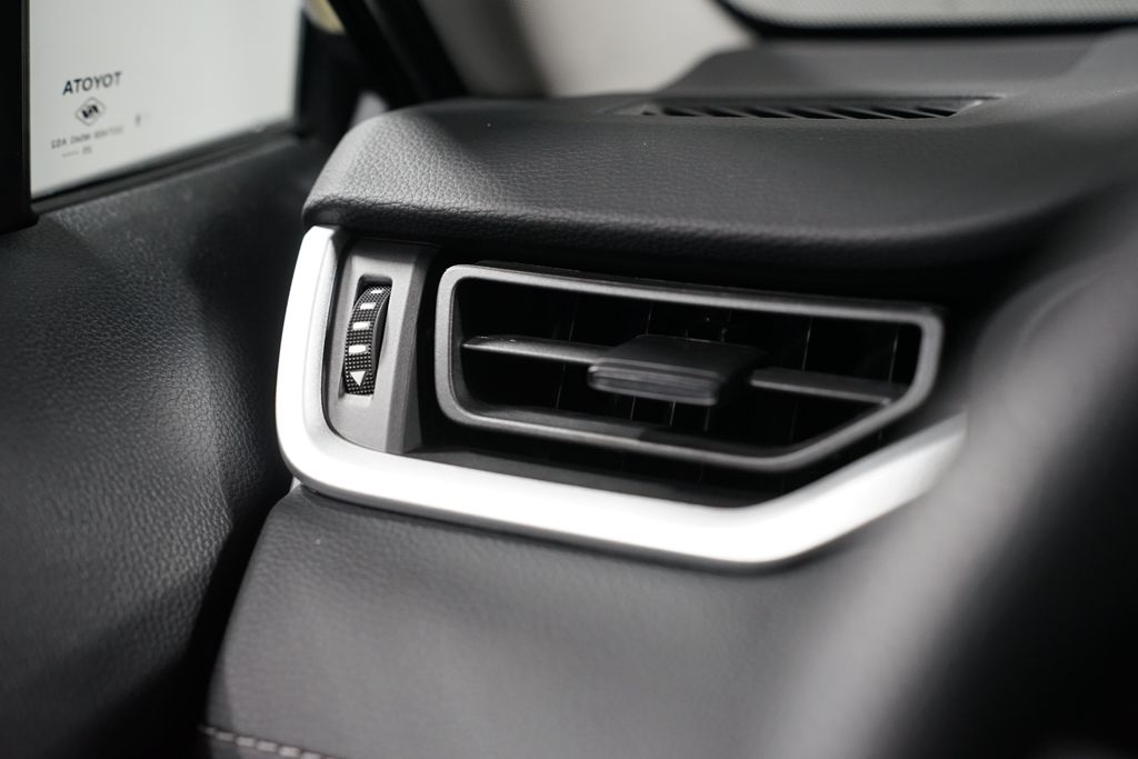 Thumbnail: 2025 Toyota RAV4 - 25