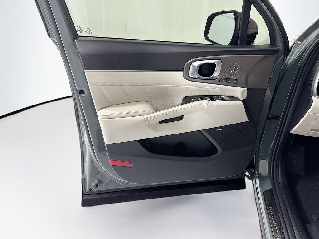 Thumbnail: 2025 Kia Sorento - 25