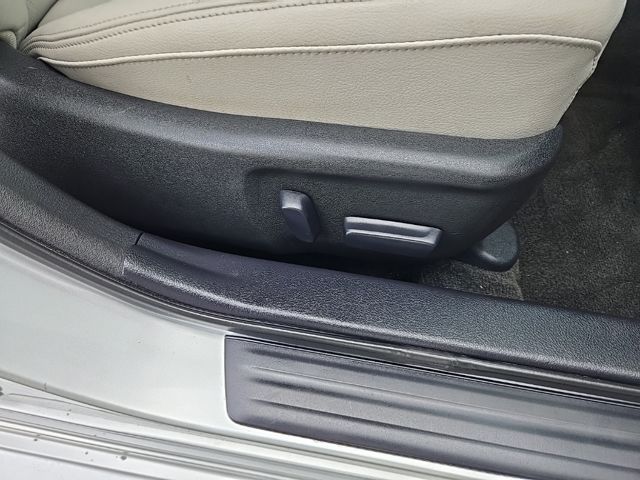 2013 Toyota Avalon Touring 27