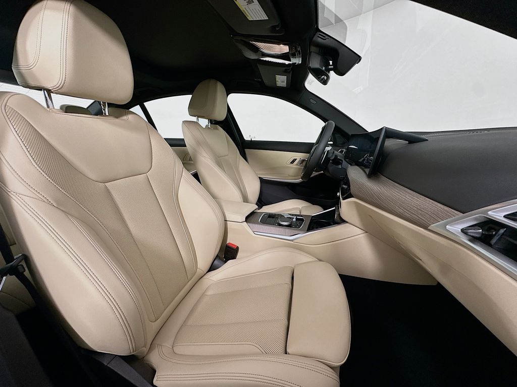 Thumbnail: 2025 BMW 3 Series - 29