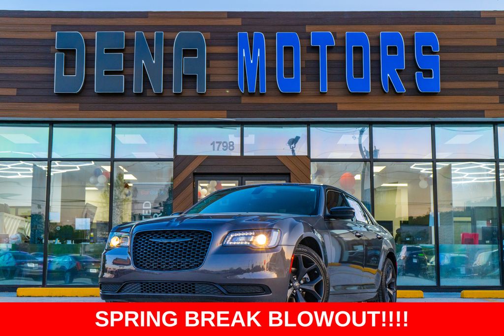 Gray (Granite Crystal Metallic Clearcoat) 2022 Chrysler 300 Touring RWD Sedan Rear-Wheel Drive 8-Speed Automatic