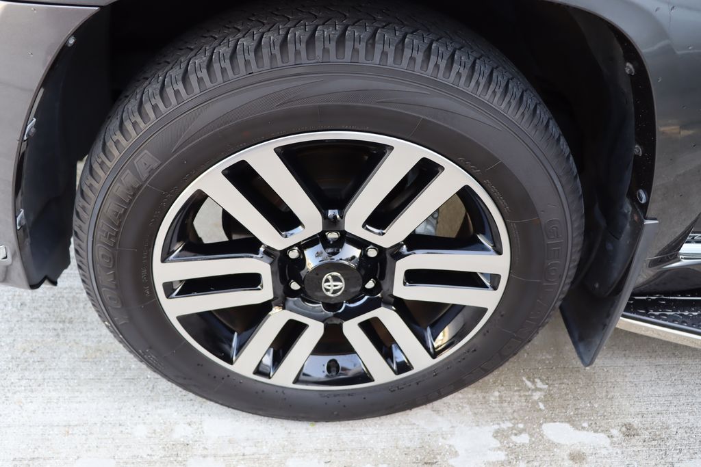 Thumbnail: 2022 Toyota 4Runner - 4