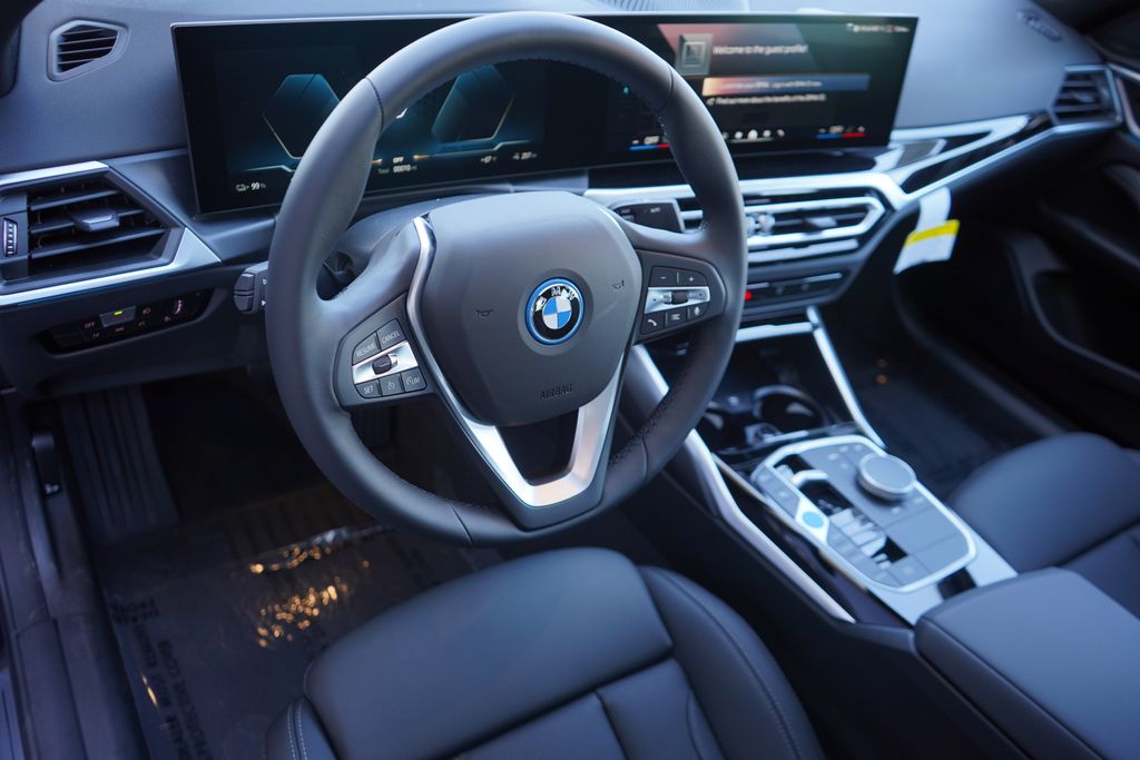 2024 BMW i4 eDrive35 11