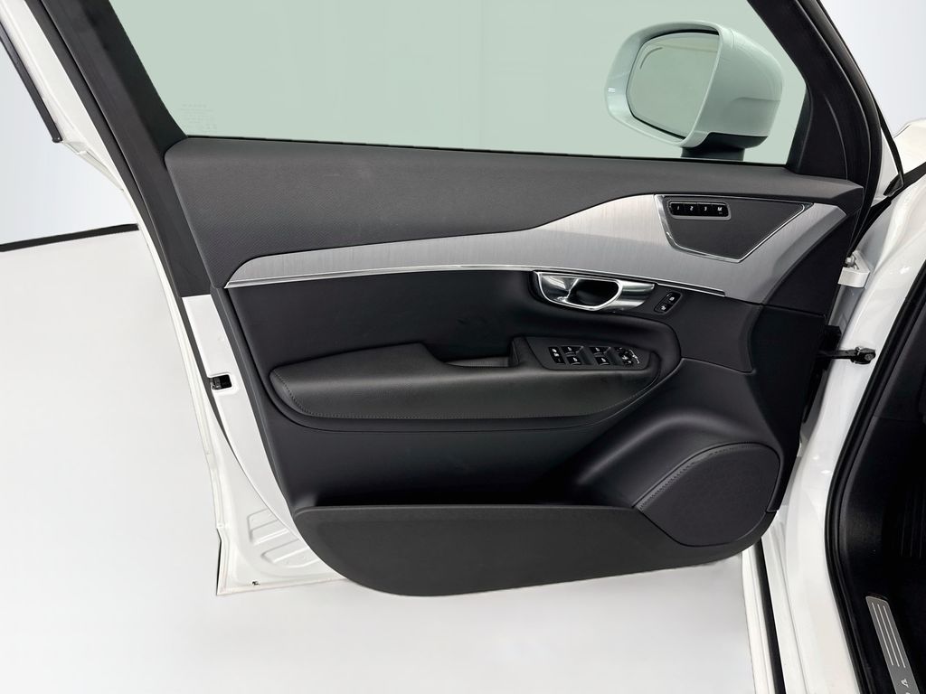 Thumbnail: 2023 Volvo XC90 - 23