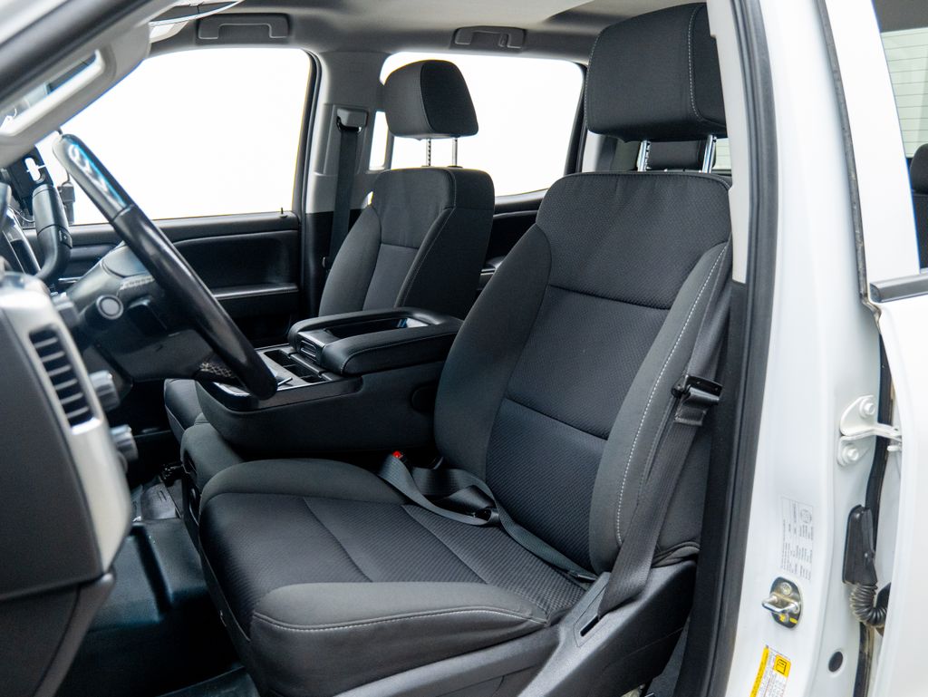 2019 White Chevrolet Silverado 2500HD LT 4X4 Truck