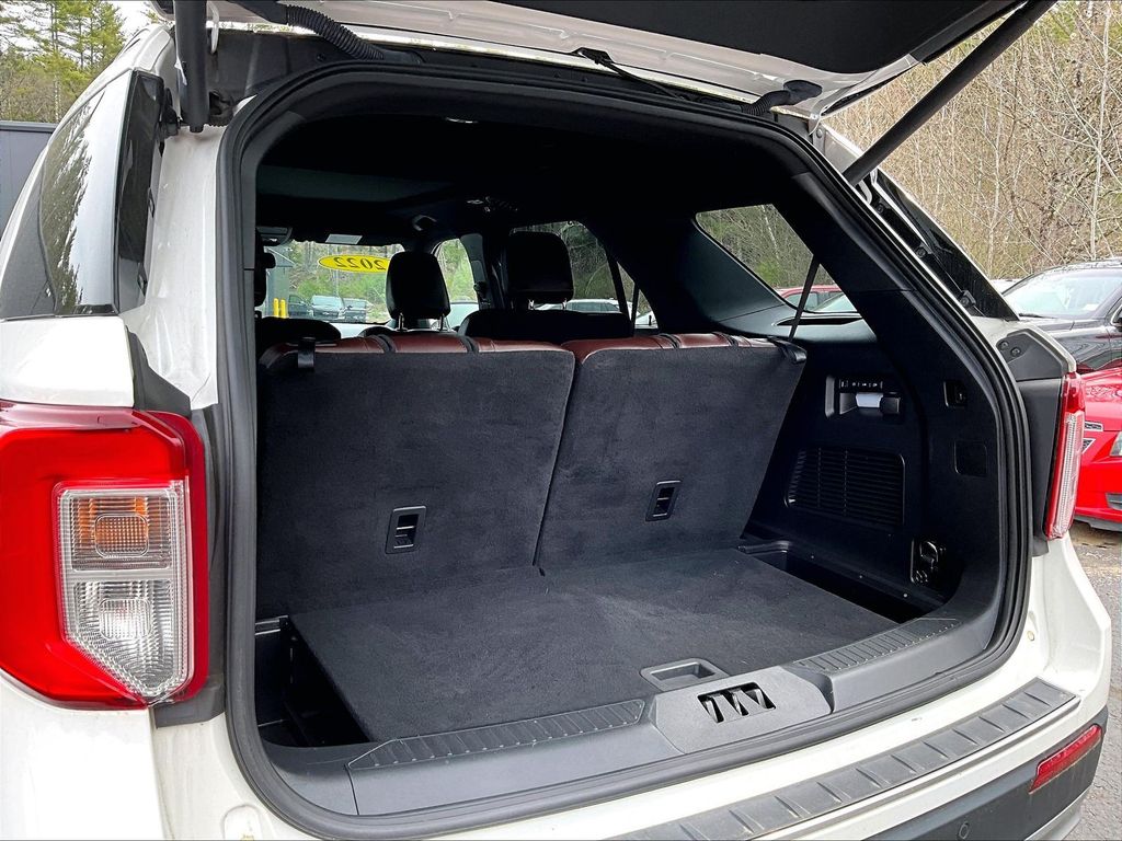 2022 Ford Explorer — photo 25
