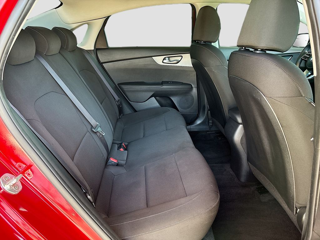 Thumbnail: 2021 Kia Forte - 21