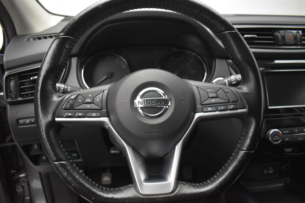 Thumbnail: 2021 Nissan Rogue Sport - 20