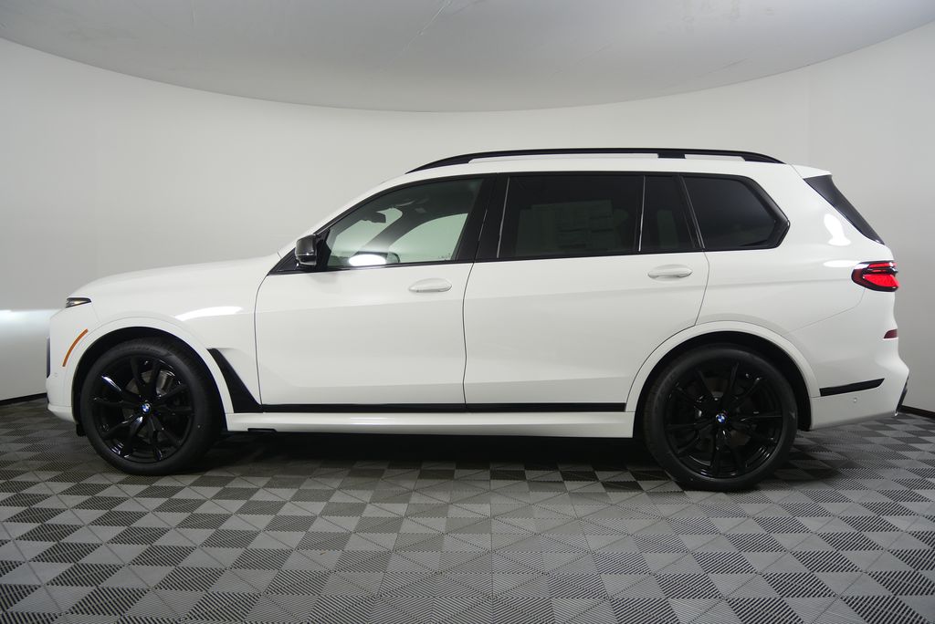 Thumbnail: 2026 BMW X7 - 6