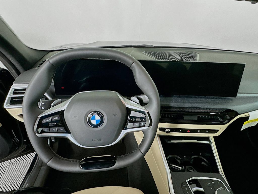 Thumbnail: 2025 BMW 3 Series - 10