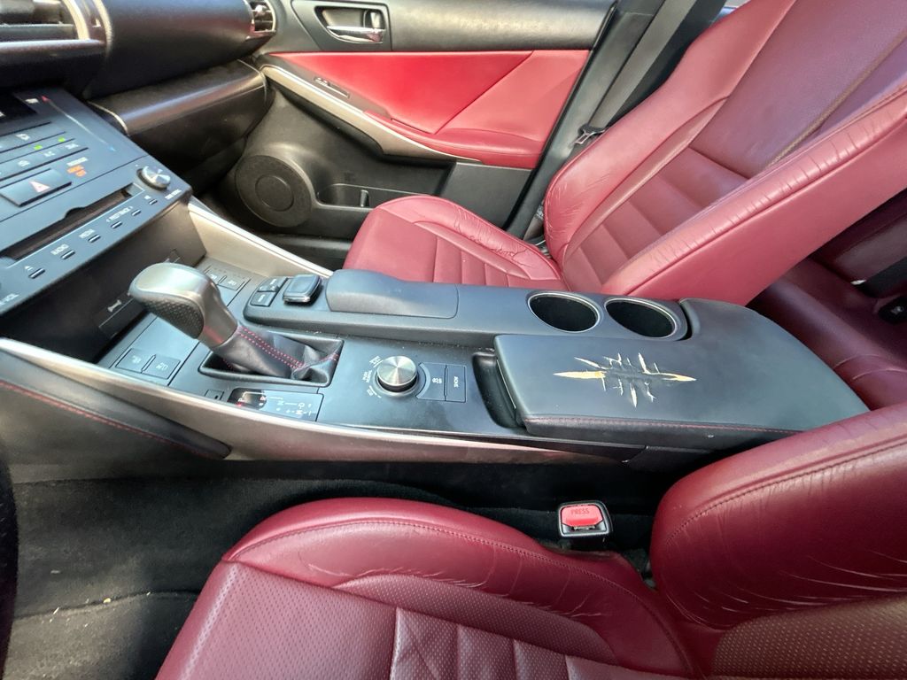 Thumbnail: 2016 Lexus IS - 29