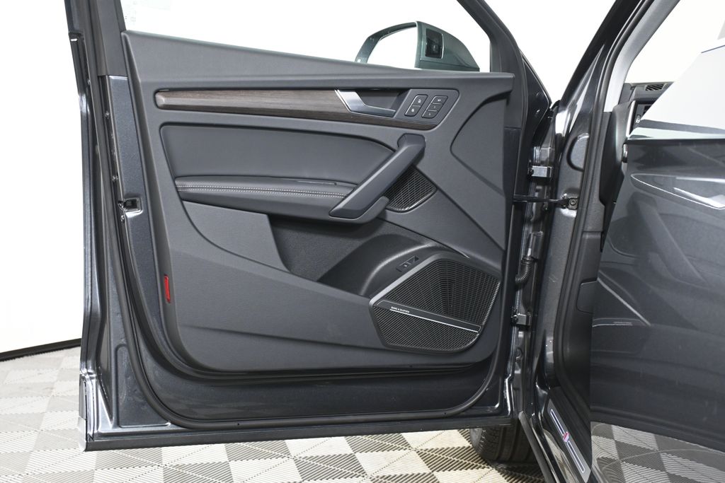 2025 Audi Q5  23