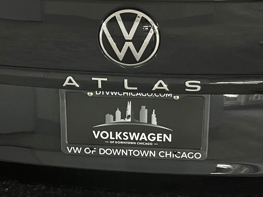 2023 Volkswagen Atlas 3.6L V6 SEL R-Line 35